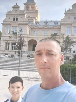Kriszti�n, 44 �ves t�rskeres� f�rfi, �jk�gy�s