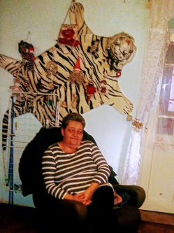 �va, 48 �ves t�rskeres� n�, F�nyeslitke