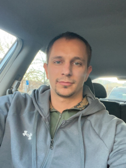 Attila, 30 �ves t�rskeres� f�rfi, Duna�jv�ros