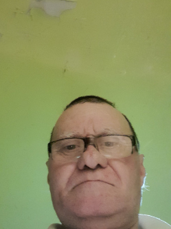 Istv�n, 65 �ves t�rskeres� f�rfi, Fokt�