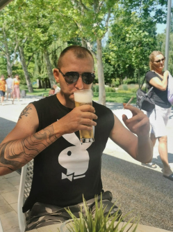Attila, 32 �ves t�rskeres� f�rfi, M�tranov�k
