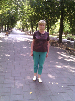 Adel, 75 �ves t�rskeres� n�, Szatm�r
