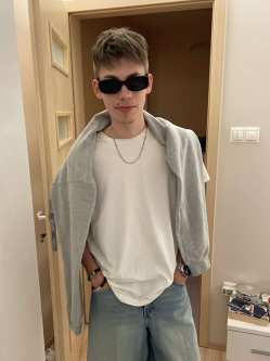 Tibor, 21 �ves t�rskeres� f�rfi, Kiskunlach�za