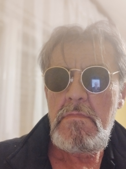 Karl, 63 �ves t�rskeres� f�rfi, Zalaszentbal�zs