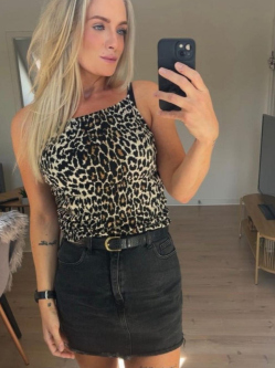 Vir�g, 34 �ves t�rskeres� n�, Zalaegerszeg