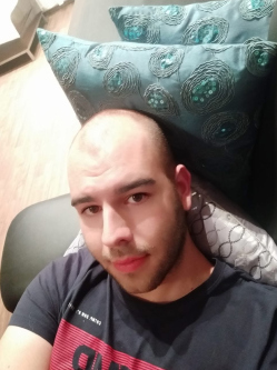 Adam, 33 �ves t�rskeres� f�rfi, Hatvan