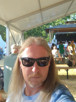 Szabolcs, 44 �ves t�rskeres� f�rfi, Nagyigm�nd
