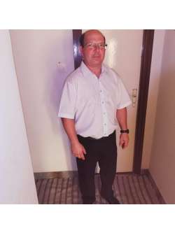 Norbi, 47 �ves t�rskeres� f�rfi, M�lyk�t