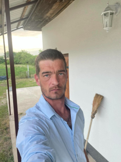 Ferenc, 34 �ves t�rskeres� f�rfi, Pilis