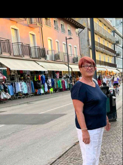 Val�ria, 70 �ves t�rskeres� n�, Gyomaendr�d