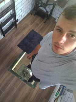 Attila, 21 �ves t�rskeres� f�rfi, Szeksz�rd