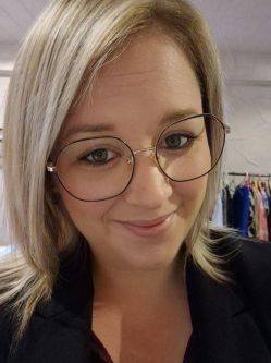 Erika, 34 �ves t�rskeres� n�, Kecskem�t