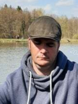 Zolt�n, 43 �ves t�rskeres� f�rfi, Kalocsa