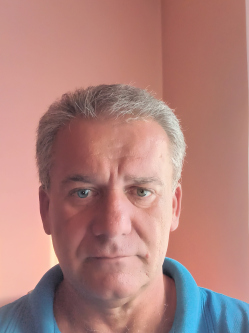 Feri, 60 �ves t�rskeres� f�rfi, K�rmend