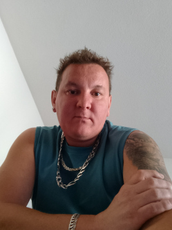 Kriszti�n, 36 �ves t�rskeres� f�rfi, Oroszl�ny