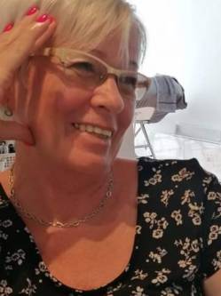 Katalin, 63 �ves t�rskeres� n�, Sopron