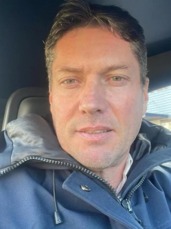 Dominik, 49 �ves t�rskeres� f�rfi, Kecskem�t
