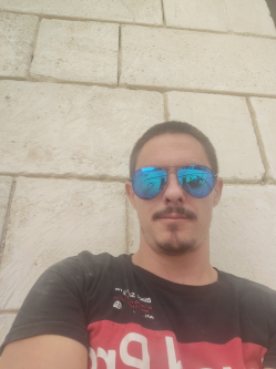 D�niel, 30 �ves t�rskeres� f�rfi, Duna�jv�ros