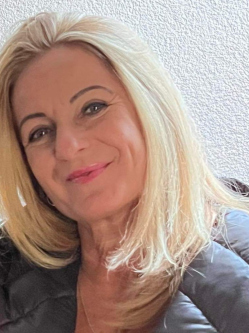 Andrea, 52 �ves t�rskeres� n�, �rd