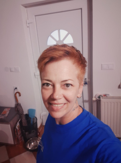 Anik�, 49 �ves t�rskeres� n�, Veszk�ny