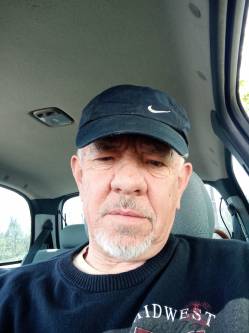 Lajos, 72 �ves t�rskeres� f�rfi, Mez�t�r