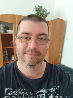 G�bor, 46 �ves t�rskeres� f�rfi, �ll�