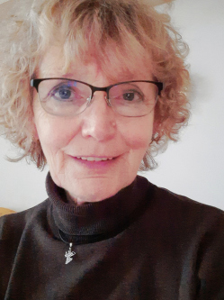 M�ria, 69 �ves t�rskeres� n�, Szolnok
