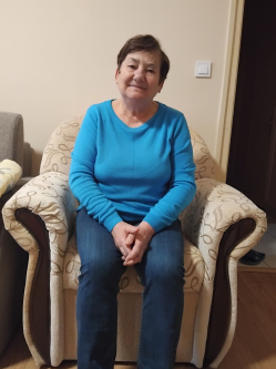 M�ria, 68 �ves t�rskeres� n�, Szeksz�rd