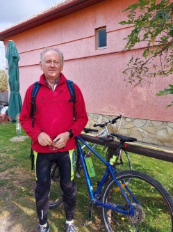 Zolt�n, 69 �ves t�rskeres� f�rfi, Gy�ngy�s