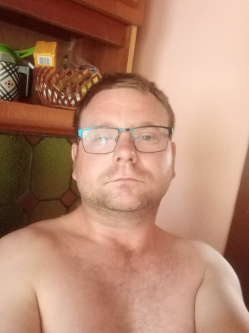 Petrik, 31 �ves t�rskeres� f�rfi, Kiskunhalas