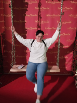 M�nika, 46 �ves t�rskeres� n�, Adony