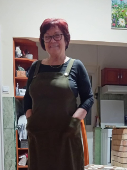 Erika, 68 �ves t�rskeres� n�, Sz�kesfeh�rv�r