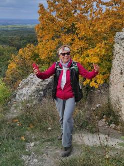 Zsuzsa, 70 �ves t�rskeres� n�, Bicske