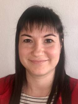 Erika, 35 �ves t�rskeres� n�, Cegl�d