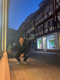 Norbert, 49 �ves t�rskeres� f�rfi, Bajororsz�g