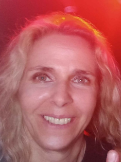 Judit, 52 �ves t�rskeres� n�, Szolnok
