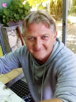 Csaba, 49 �ves t�rskeres� f�rfi, Kamond