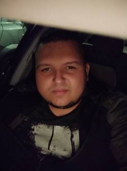Rich�rd, 29 �ves t�rskeres� f�rfi, Csarn�ta