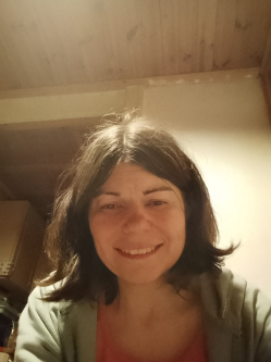 R�ka, 42 �ves t�rskeres� n�, Budakal�sz
