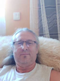 Endre, 69 �ves t�rskeres� f�rfi, Kaposm�r�