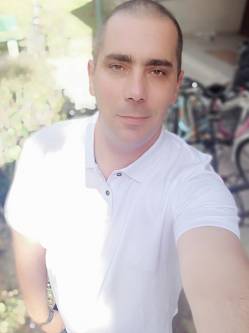 Csaba, 50 �ves t�rskeres� f�rfi, Szolnok