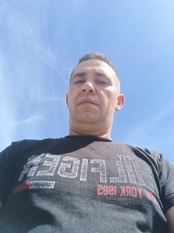 Jani, 39 �ves t�rskeres� f�rfi, P�cs