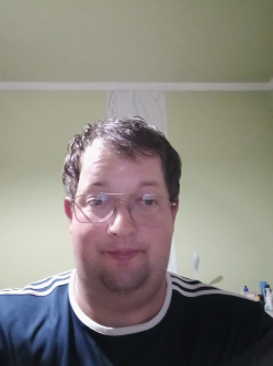 Attila, 39 �ves t�rskeres� f�rfi, Hajd�hadh�z