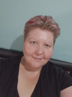 Szilvia, 46 �ves t�rskeres� n�, Enying