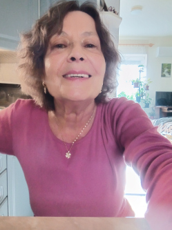 �va, 71 �ves t�rskeres� n�, Budapest