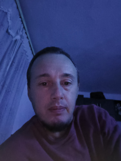 Miki, 47 �ves t�rskeres� f�rfi, Nagyoroszi