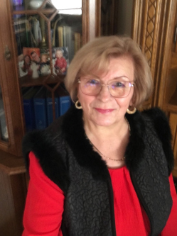 Katalin, 77 �ves t�rskeres� n�, G�d�ll�