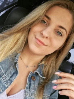 24 �ves debreceni n�
