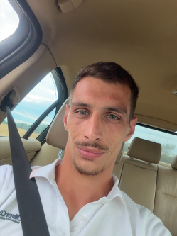 Csaba, 33 �ves t�rskeres� f�rfi, Szombathely