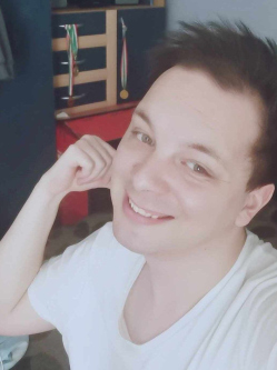 Martin, 28 �ves t�rskeres� f�rfi, P�pa
